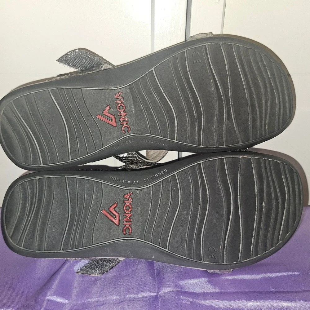 Vionic Ellie Metallic Snake Pewter Platform Sandals Womens 8 Orthotic Wedge